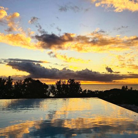 Luxury Penthouse With Infinity Pool & Stunning Sea View Apartment Flic-en-Flacq Екстериор снимка