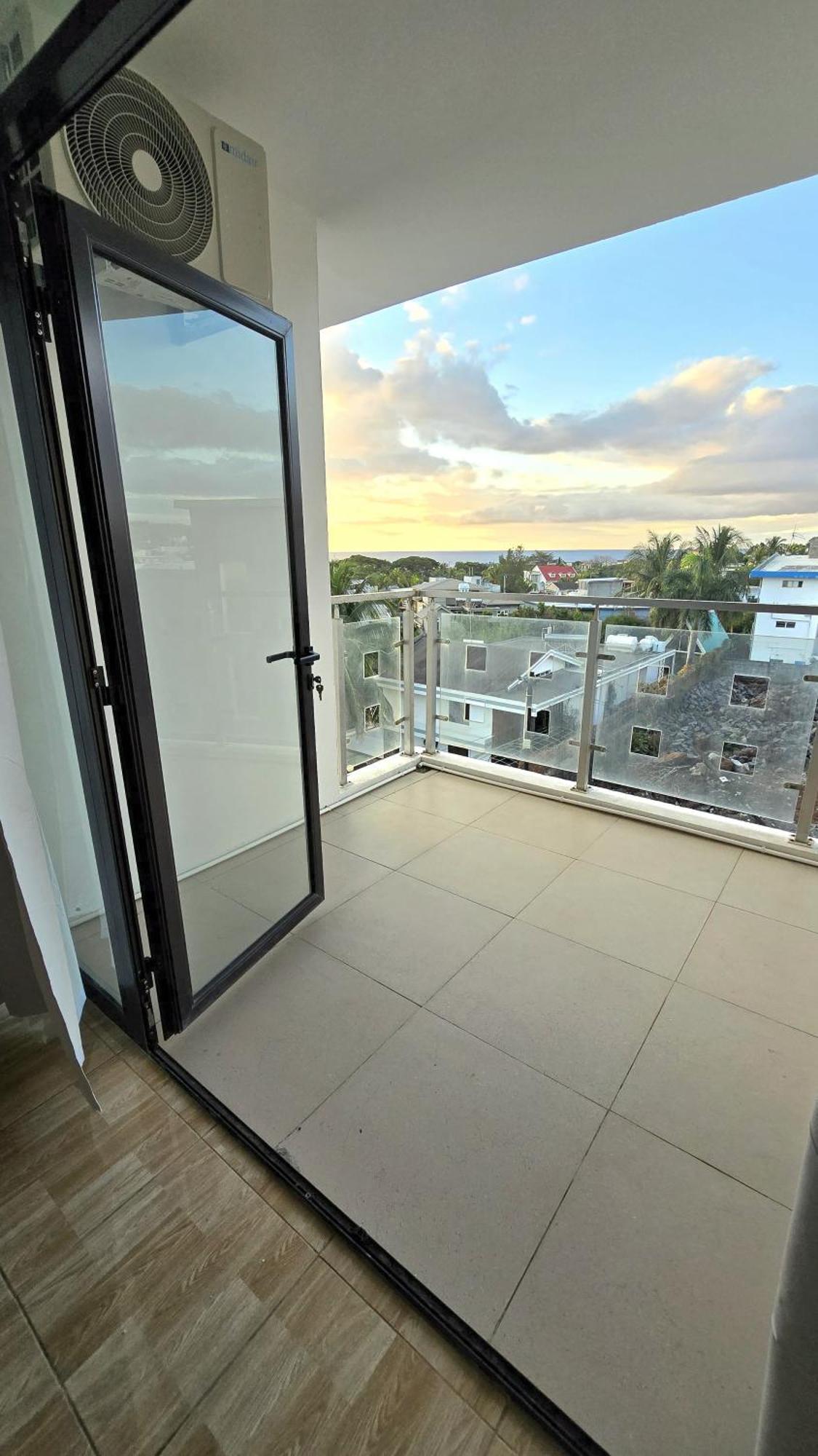 Luxury Penthouse With Infinity Pool & Stunning Sea View Apartment Flic-en-Flacq Екстериор снимка