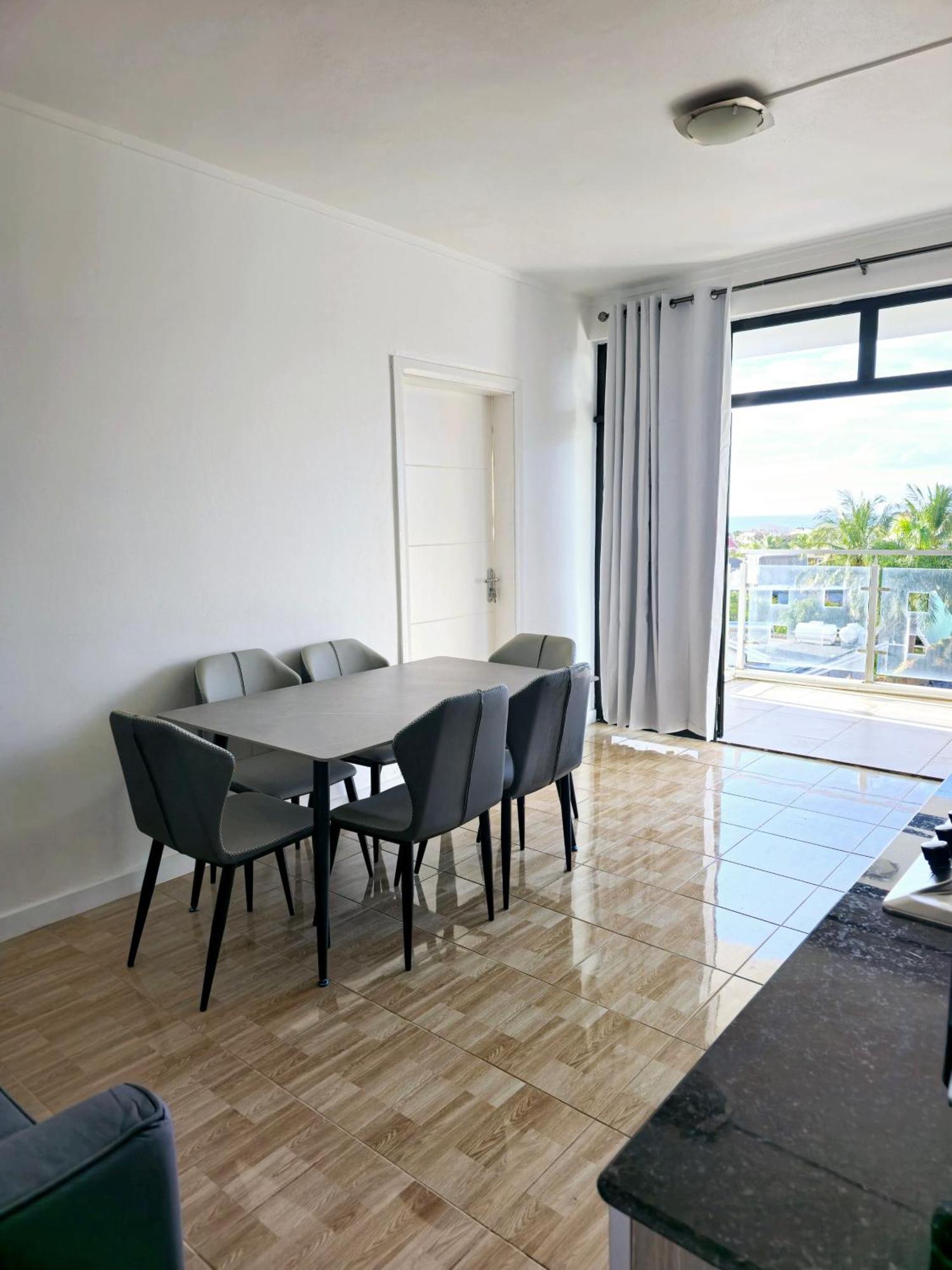 Luxury Penthouse With Infinity Pool & Stunning Sea View Apartment Flic-en-Flacq Екстериор снимка
